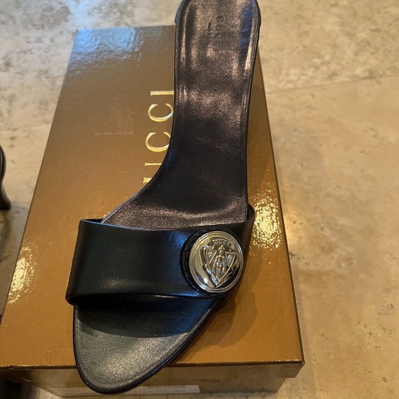 New In Box - Gucci Kitten Heels - Picture 4 of 8